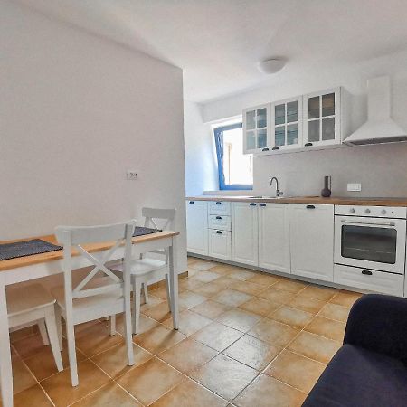 Apartment Muretto บาซานิยา ภายนอก รูปภาพ